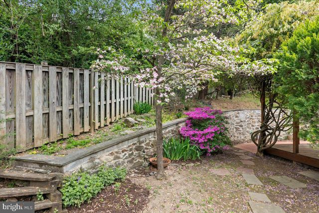 802 CABIN JOHN PKWY, Rockville, MD 20852
