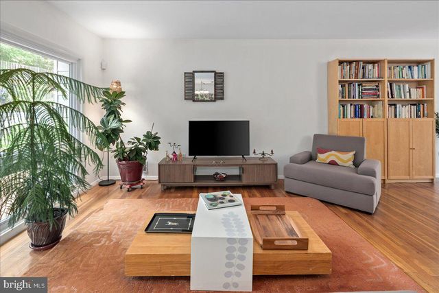 802 CABIN JOHN PKWY, Rockville, MD 20852