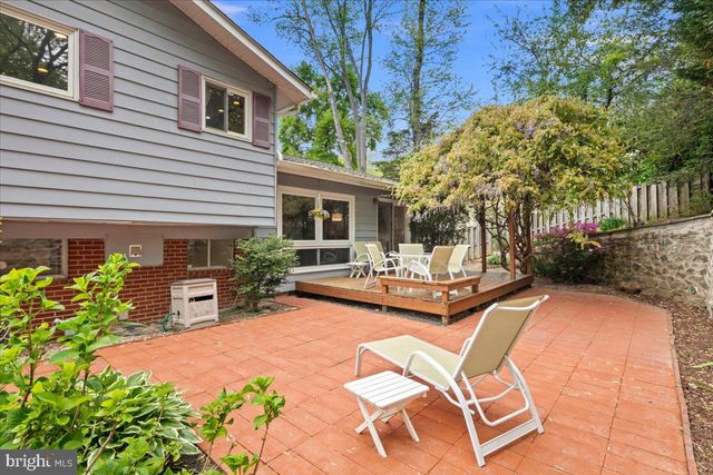 802 CABIN JOHN PKWY, Rockville, MD 20852