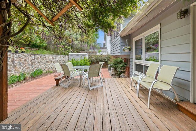 802 CABIN JOHN PKWY, Rockville, MD 20852