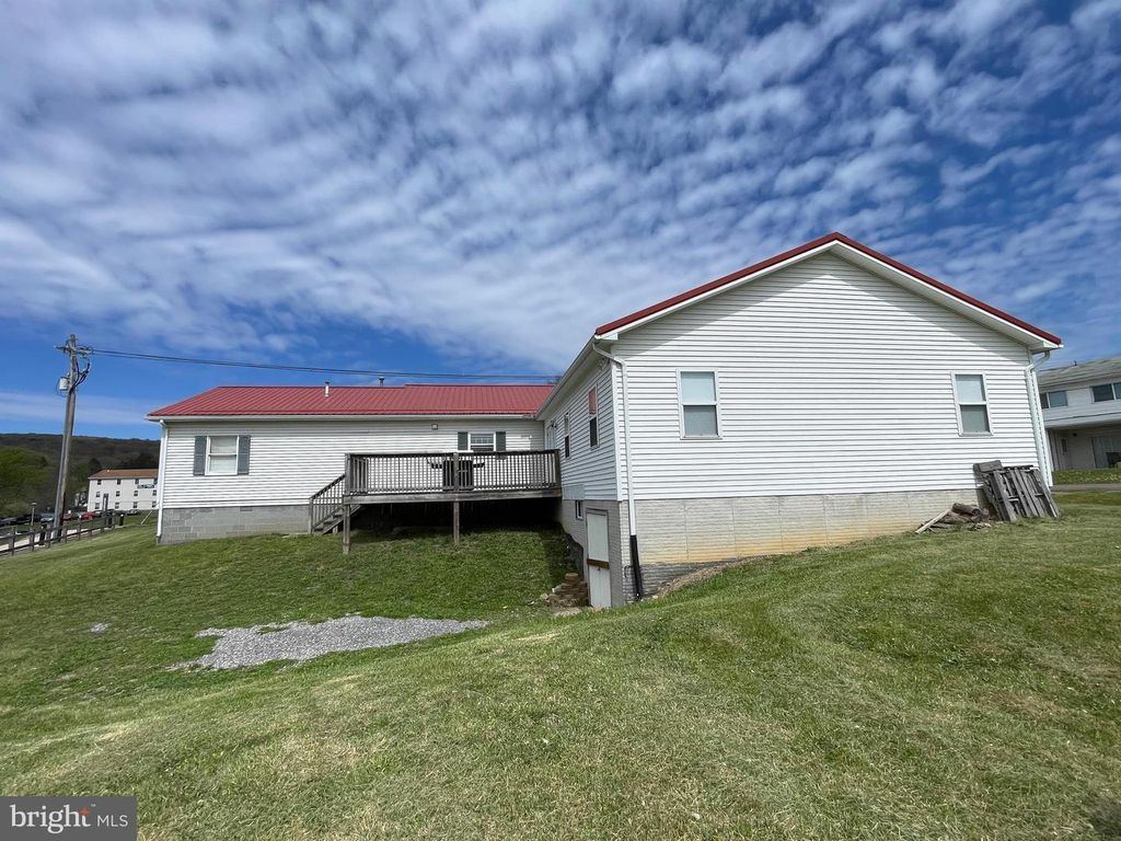 Image 3 of property listing at 120 S BROADWAY, Frostburg, MD 21532