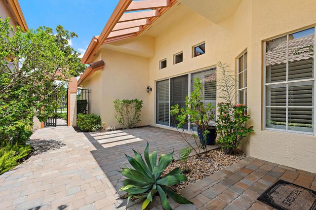 10350 Osprey Trace, West Palm Beach, FL 33412