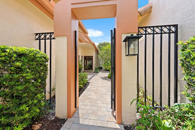 10350 Osprey Trace, West Palm Beach, FL 33412