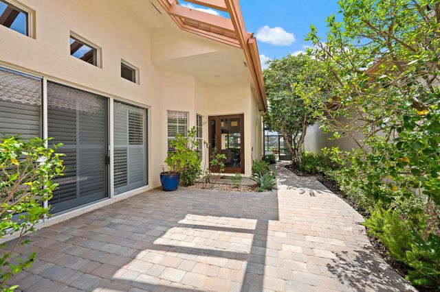 10350 Osprey Trace, West Palm Beach, FL 33412