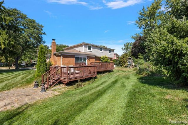 3036 Newport Court, Troy, MI 48084