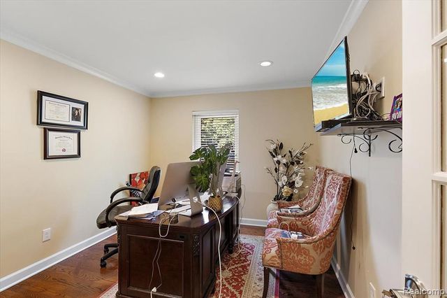 3036 Newport Court, Troy, MI 48084