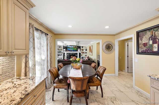 3036 Newport Court, Troy, MI 48084