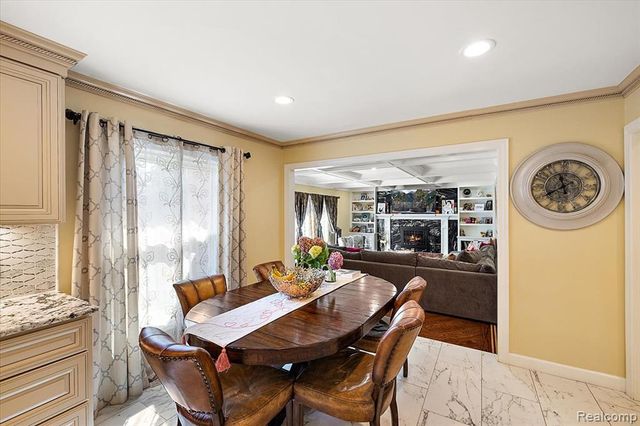 3036 Newport Court, Troy, MI 48084