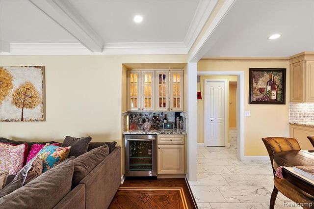 3036 Newport Court, Troy, MI 48084