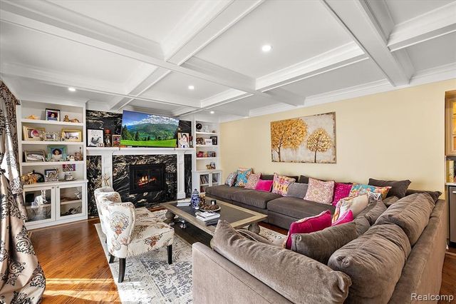 3036 Newport Court, Troy, MI 48084