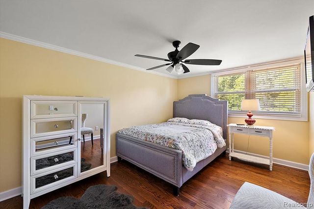 3036 Newport Court, Troy, MI 48084