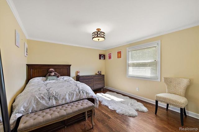 3036 Newport Court, Troy, MI 48084