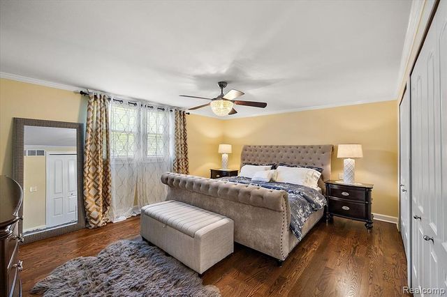 3036 Newport Court, Troy, MI 48084