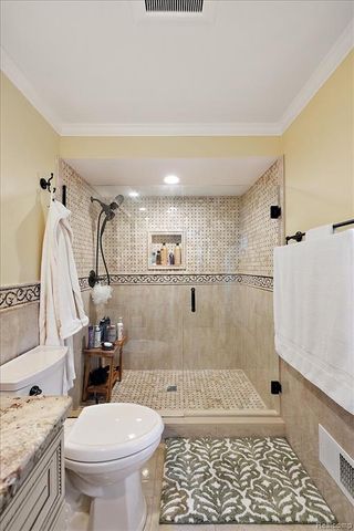 3036 Newport Court, Troy, MI 48084