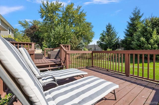 3036 Newport Court, Troy, MI 48084