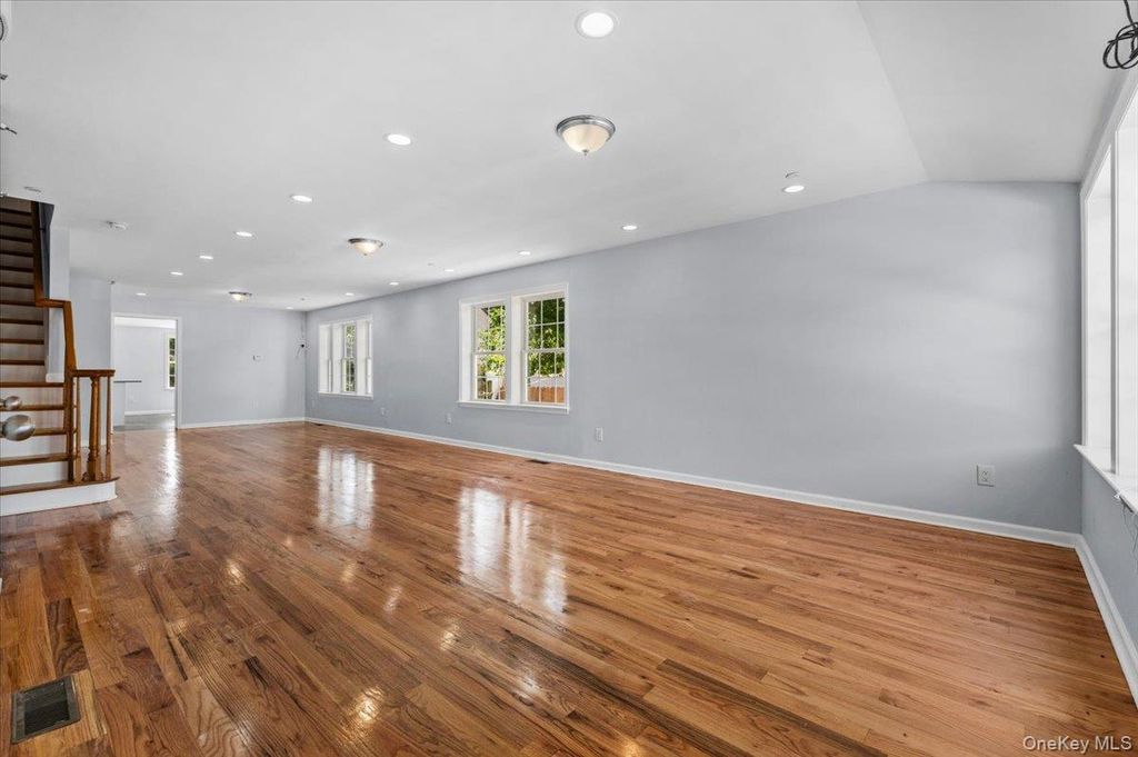 911 Hicksville Road, Far Rockaway, NY 11691 — photo 2