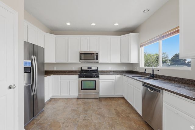 449 E APPLE BLOSSOM DR, Pleasant Grove, UT 84062