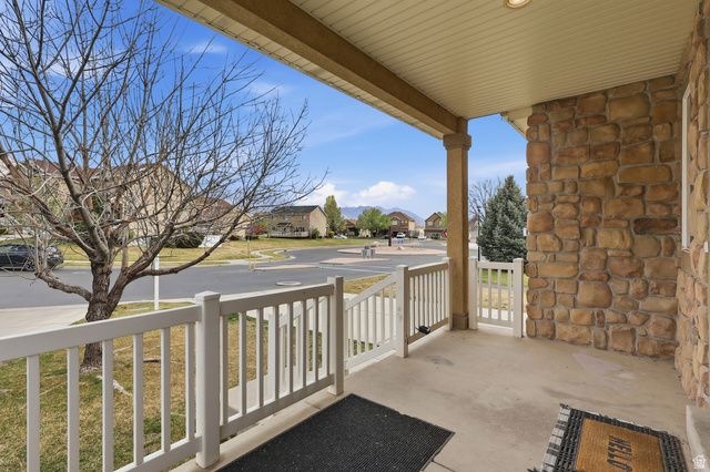 449 E APPLE BLOSSOM DR, Pleasant Grove, UT 84062