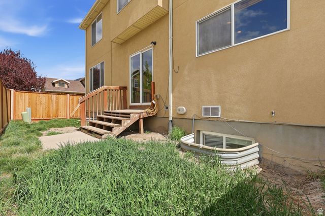 449 E APPLE BLOSSOM DR, Pleasant Grove, UT 84062