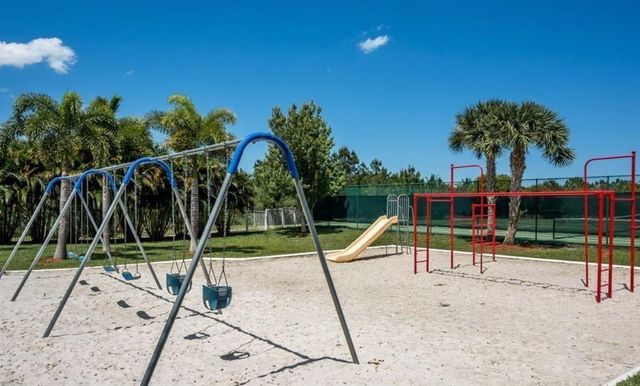 6027 Arlington Way, Fort Pierce, FL 34951