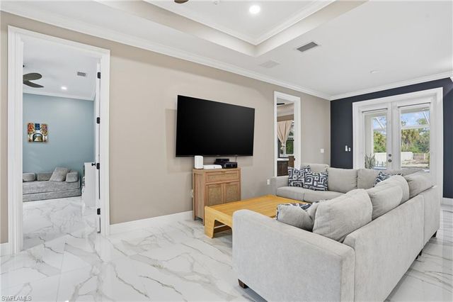 2843 18th AVE NE, Naples, FL 34120