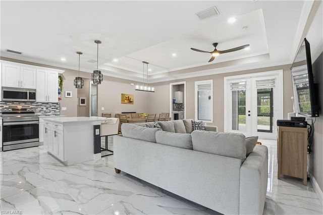 2843 18th AVE NE, Naples, FL 34120