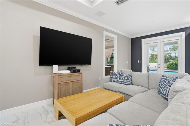 2843 18th AVE NE, Naples, FL 34120