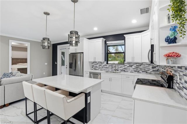 2843 18th AVE NE, Naples, FL 34120