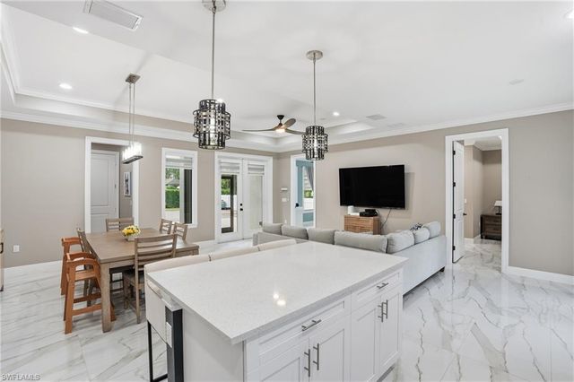 2843 18th AVE NE, Naples, FL 34120