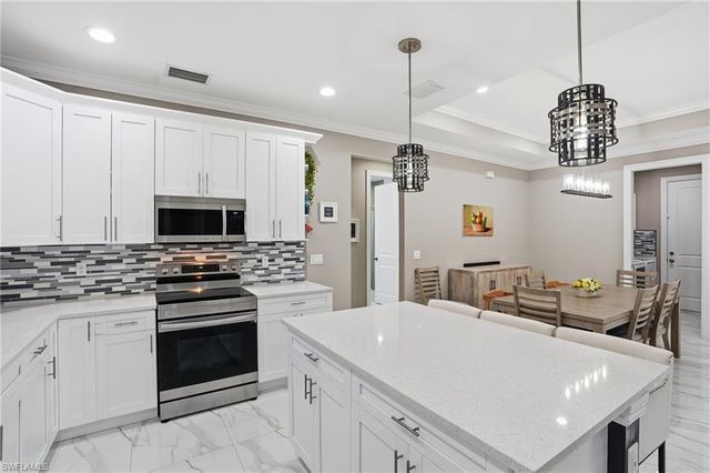 2843 18th AVE NE, Naples, FL 34120