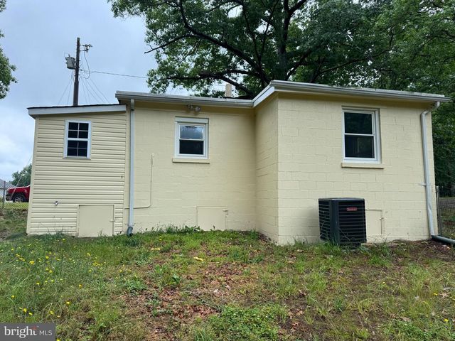 9015 LEGATO LN, Spotsylvania, VA 22551