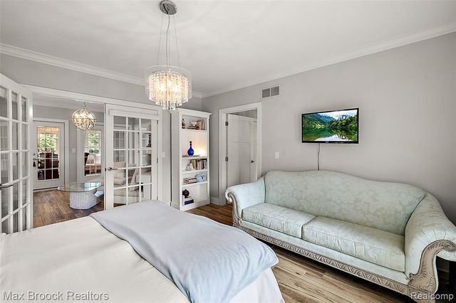 3774 Quarton Road, Bloomfield Hills, MI 48302