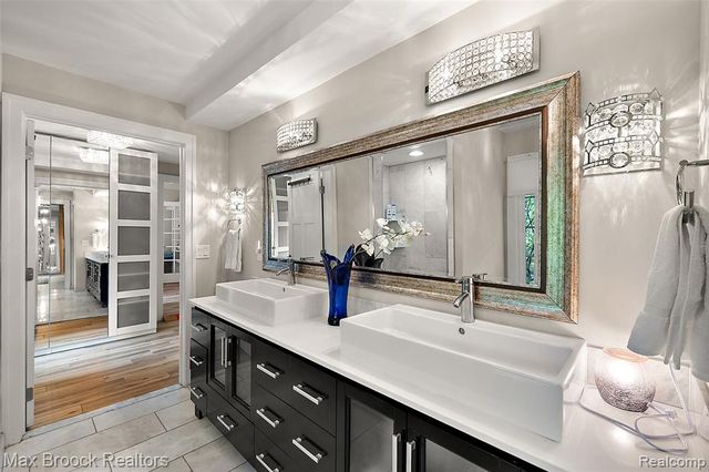 3774 Quarton Road, Bloomfield Hills, MI 48302