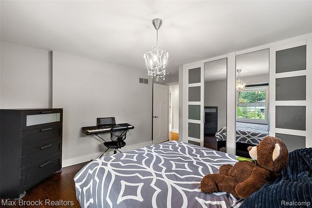3774 Quarton Road, Bloomfield Hills, MI 48302
