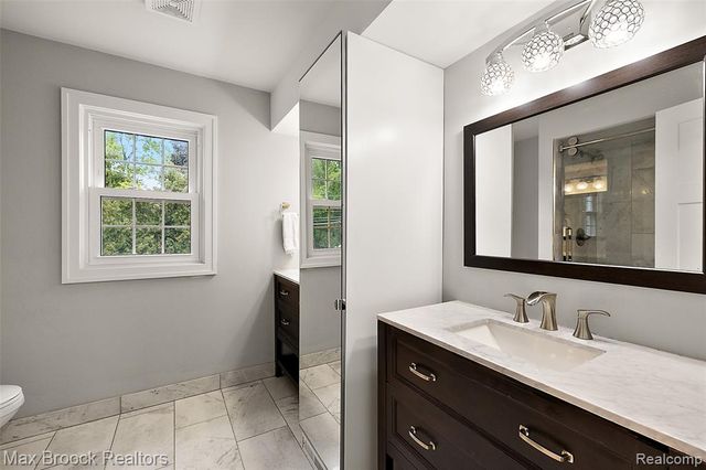 3774 Quarton Road, Bloomfield Hills, MI 48302