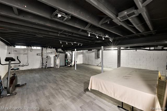 3774 Quarton Road, Bloomfield Hills, MI 48302