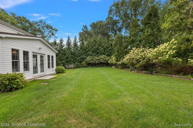 3774 Quarton Road, Bloomfield Hills, MI 48302