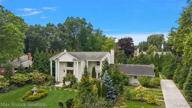 3774 Quarton Road, Bloomfield Hills, MI 48302