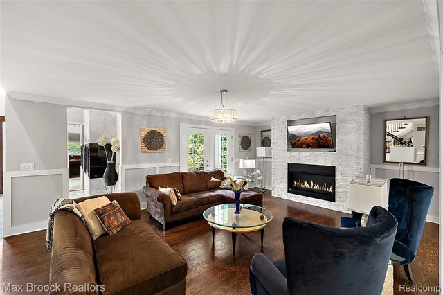 3774 Quarton Road, Bloomfield Hills, MI 48302