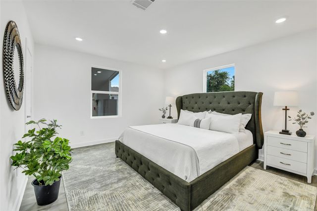 110 Harris Court, Houston, TX 77009