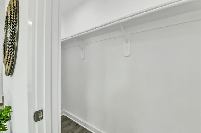 110 Harris Court, Houston, TX 77009