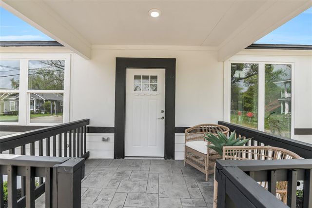 110 Harris Court, Houston, TX 77009