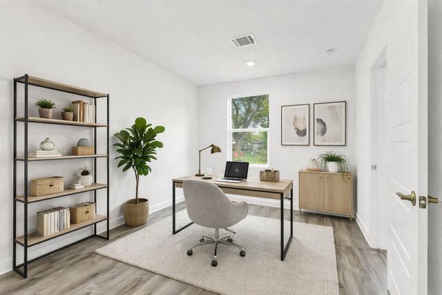 110 Harris Court, Houston, TX 77009