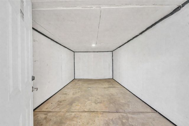 110 Harris Court, Houston, TX 77009