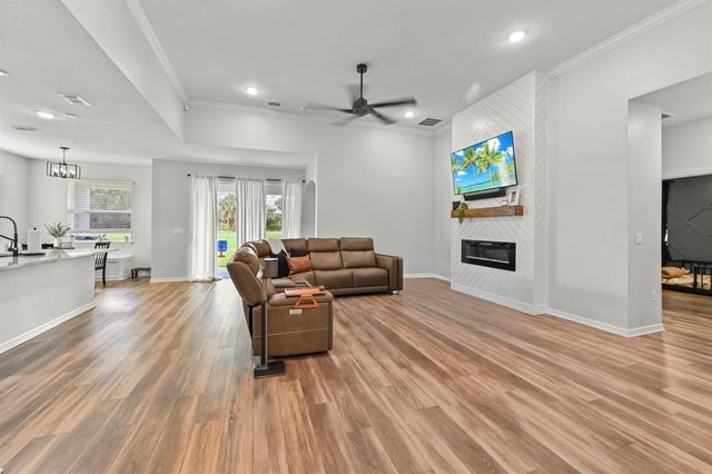 6128 NW DENSAW Terrace, Port St. Lucie, FL 34986