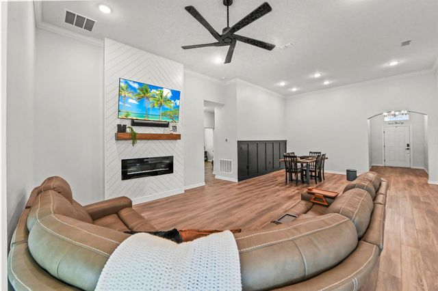 6128 NW DENSAW Terrace, Port St. Lucie, FL 34986