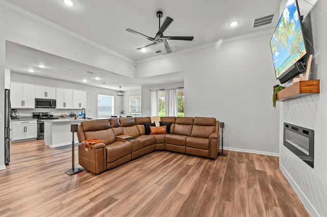 6128 NW DENSAW Terrace, Port St. Lucie, FL 34986