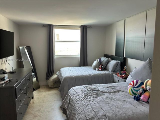 5880 Collins Ave 705, Miami Beach, FL 33140