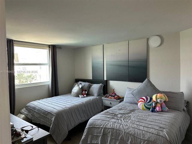 5880 Collins Ave 705, Miami Beach, FL 33140