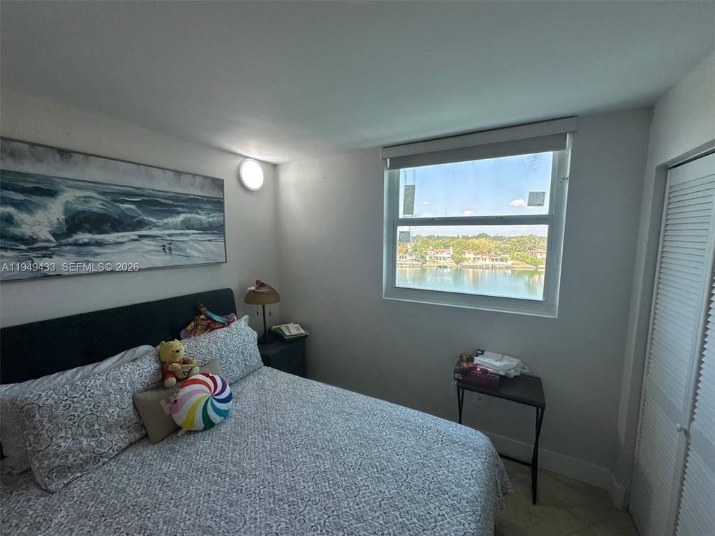 5880 Collins Ave 705, Miami Beach, FL 33140